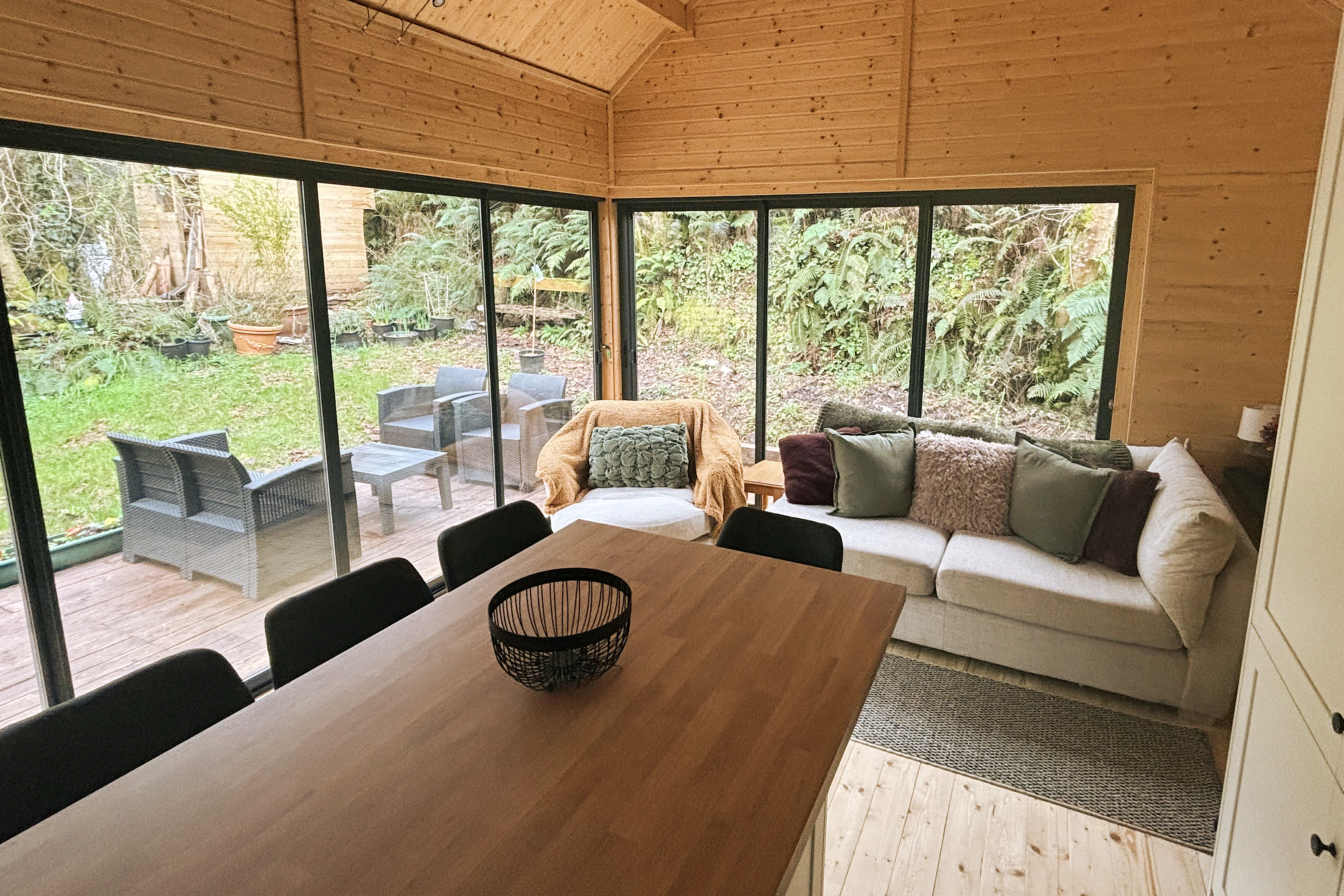 Kitchen and dining area